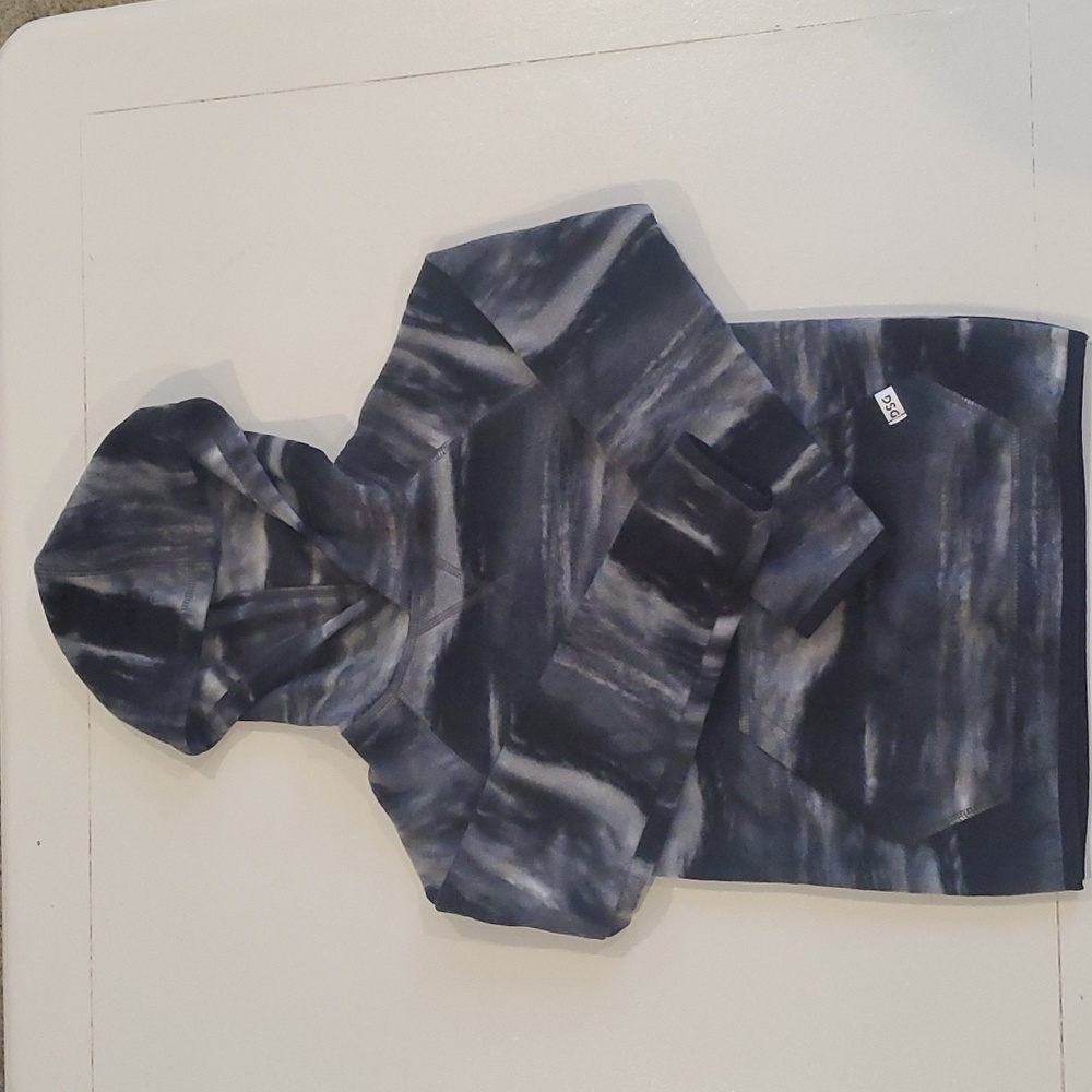Boys DSG Fleece Hoodie with pockets. Size XS 5-6